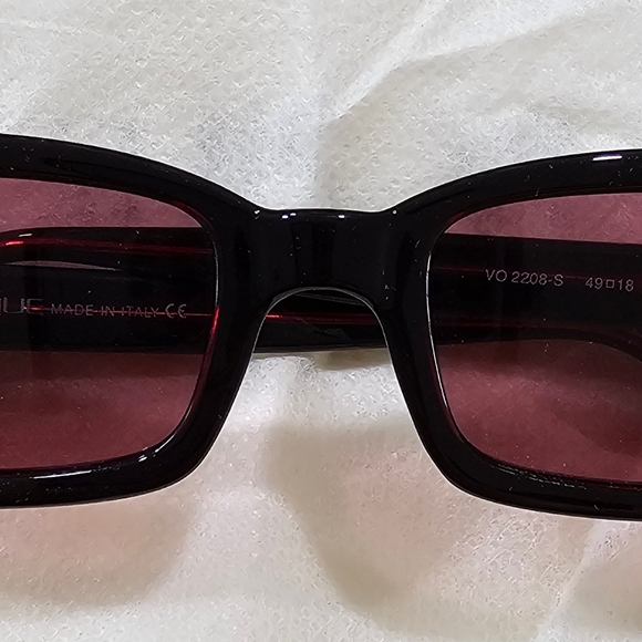 VOGUE SUNGLASSES - Picture 2 of 8